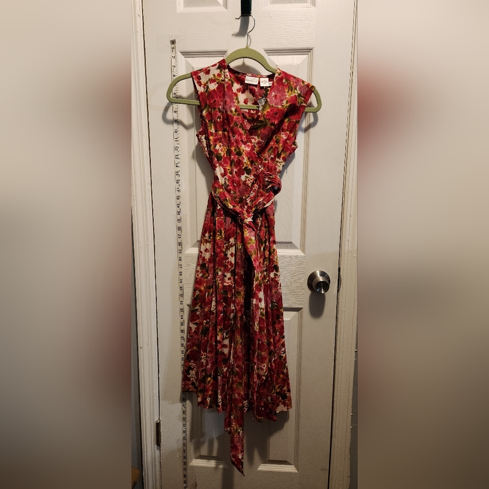 Newport News Sleeveless Dress